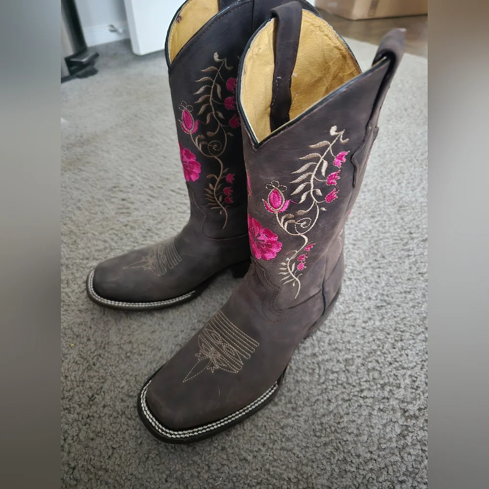 Boots - Picture 2 of 2